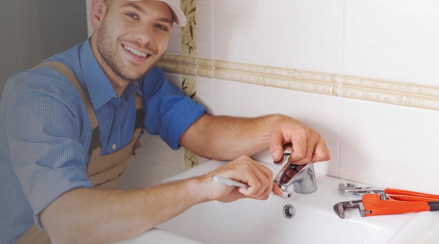 Handle or spout repair in Staunton, IN